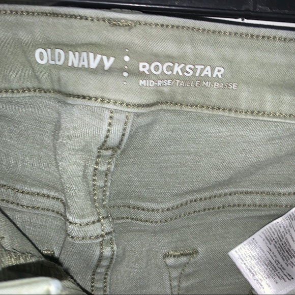 Distressed Mid Rise Jeans - Picture 8 of 10